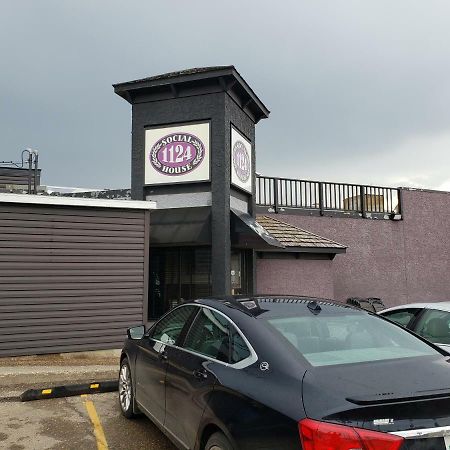Tower Inn Estevan Exterior foto
